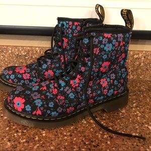 DR.MARTEN KIDS FLORAL BOOTS